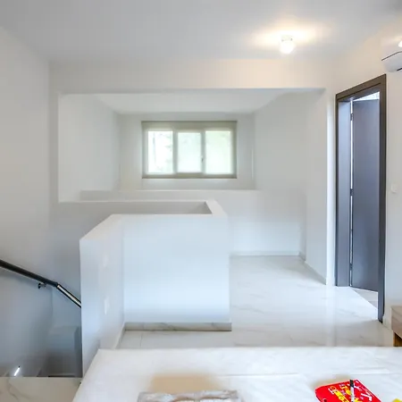 Maria's Deluxe Apartment *