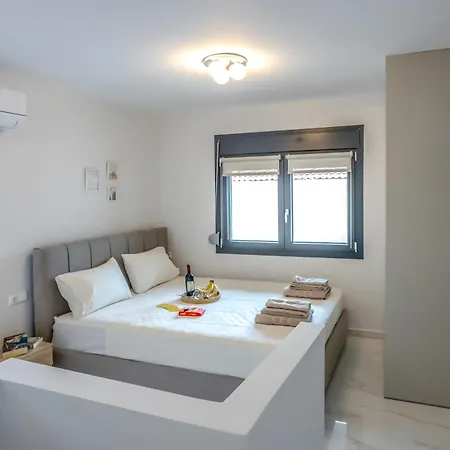 Apartment Maria's Deluxe Nea Iraklitsa