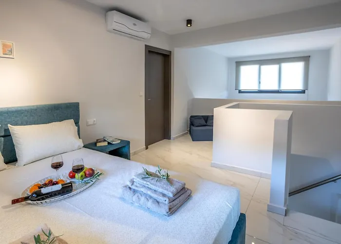 Maria's Deluxe Nea Iraklitsa